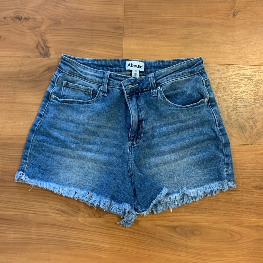 Abound high waisted denim shorts size 28